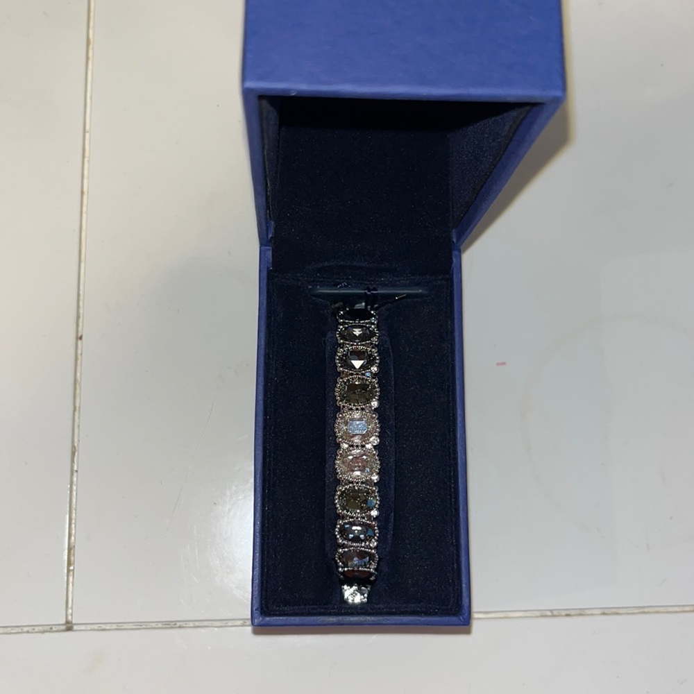 REAL NEVER WORN SWAROVSKI crystal bracelet
